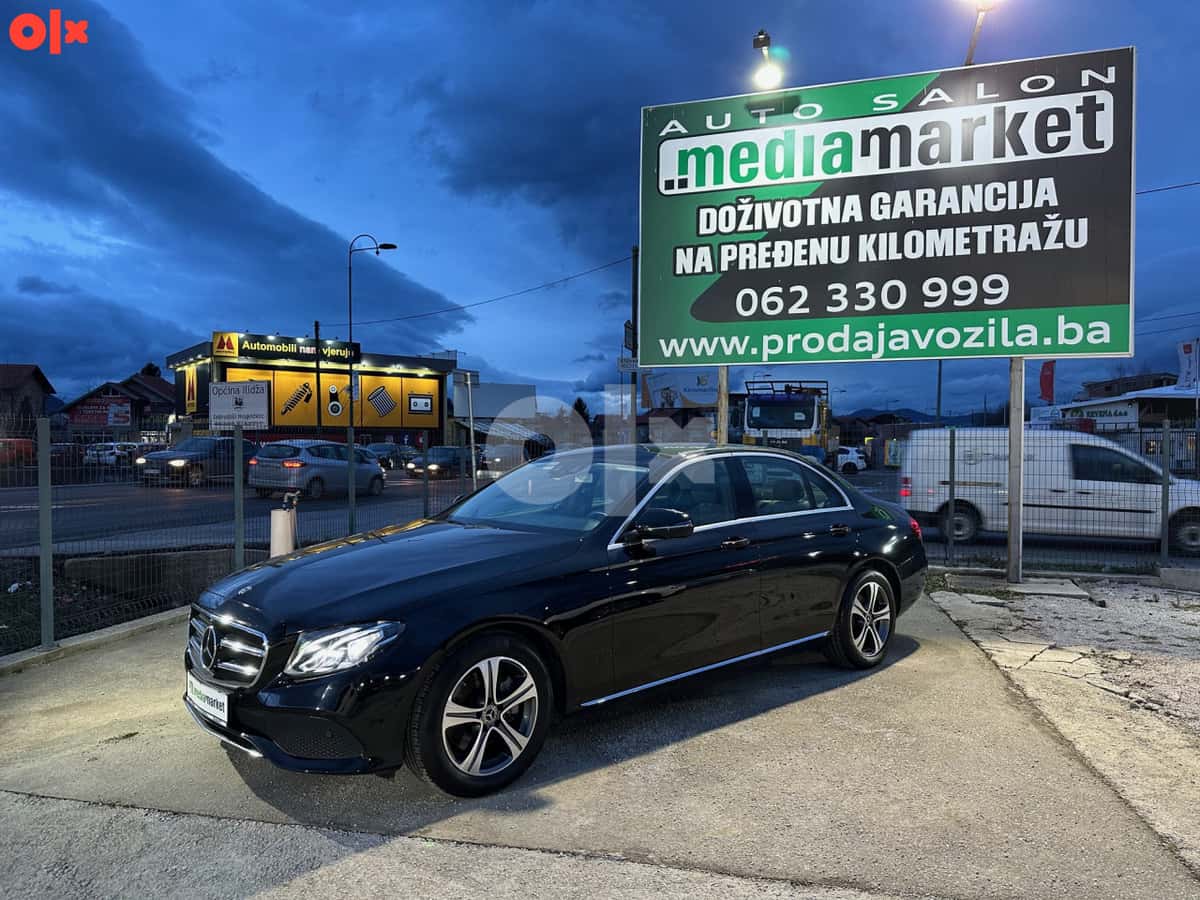 Mercedes E220d 4matic AVANTGARDE 137.290km 7/2019g. Panorama