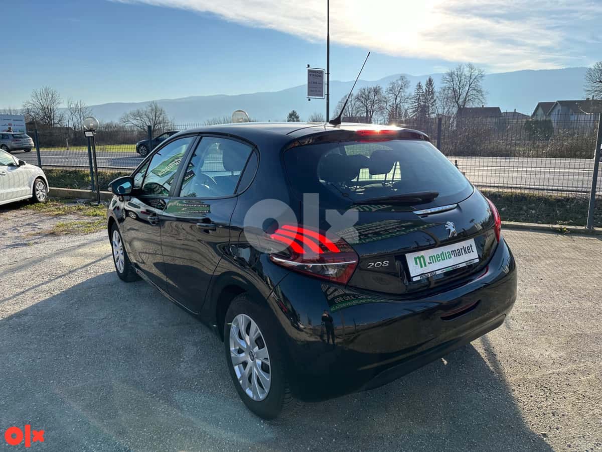 Peugeot 208 121.841km model 2018g. 1.6BlueHDi NAVIGACIJA
