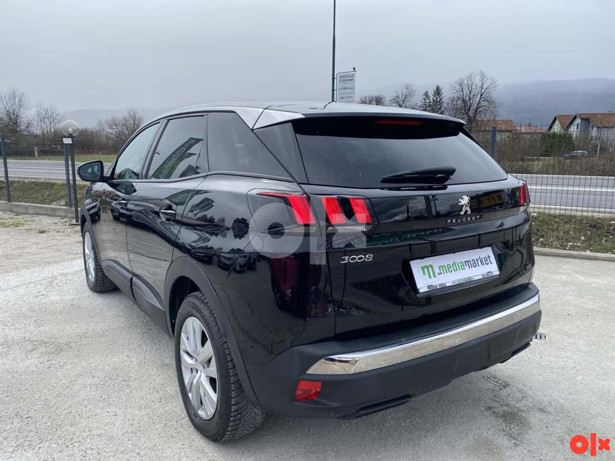 Peugeot 3008 EAT8 Active Business 161.739km 130ks NAVI VIRTUAL