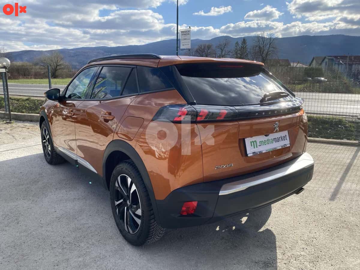 Peugeot 2008 Allure 130ks 2021g. 126.716km AUTOMATIK VIRTUAL