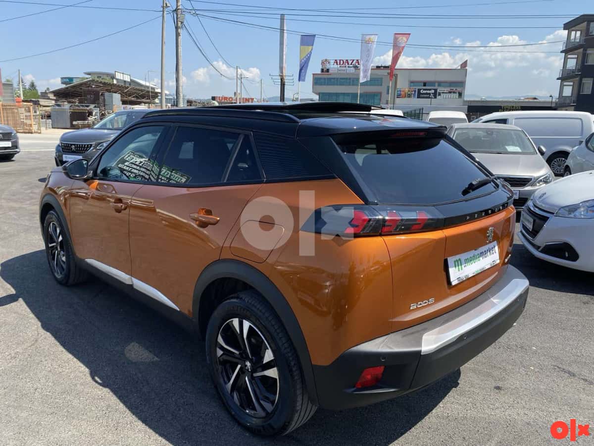 Peugeot 2008 GT Line EAT8 130ks 96.214km 2020g. PANORAMA VIRTUAL
