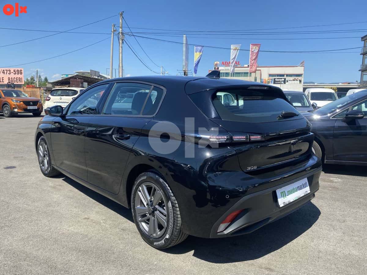 Peugeot 308 EAT8 Automatik 2022g. 130ks VIRTUAL LED NAVI