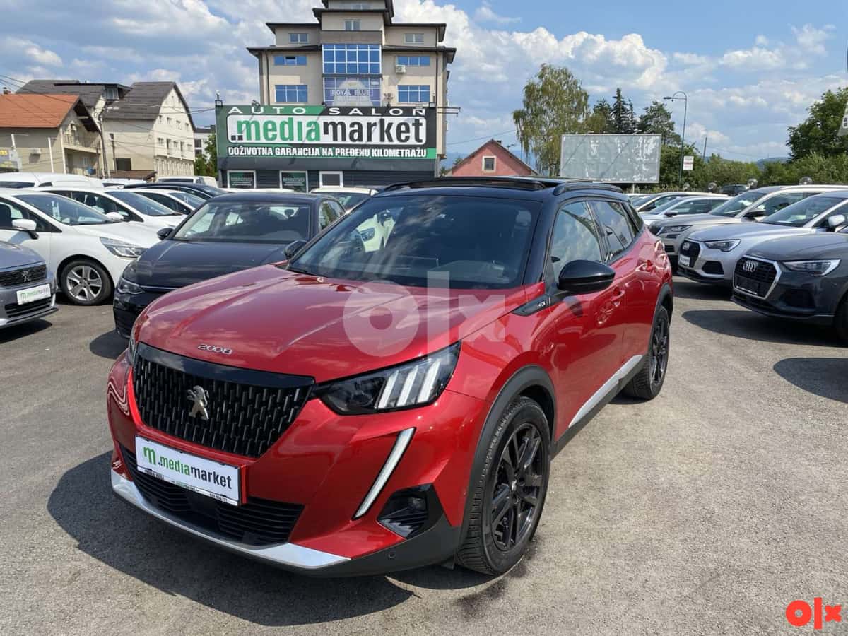 Peugeot 2008 GT Line EAT8 130ks 121.718km PANORAMA VIRTUAL KAMERA
