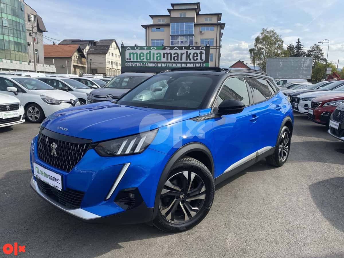 Peugeot 2008 GT Line EAT8 124.353km 2020g. PANORAMA KAMERA