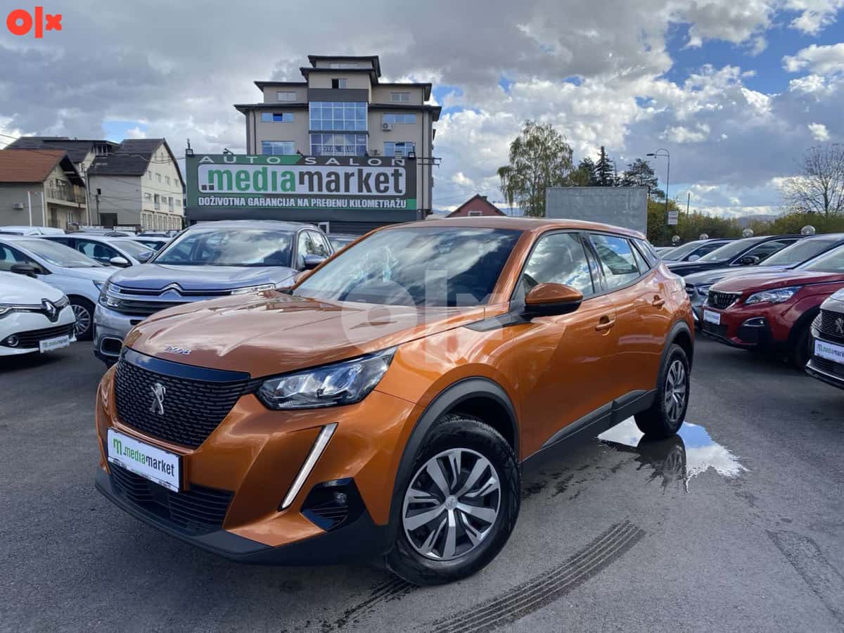 Peugeot 2008 EAT8 Active Business 149.855km 2021g. 130ks NAVI LED