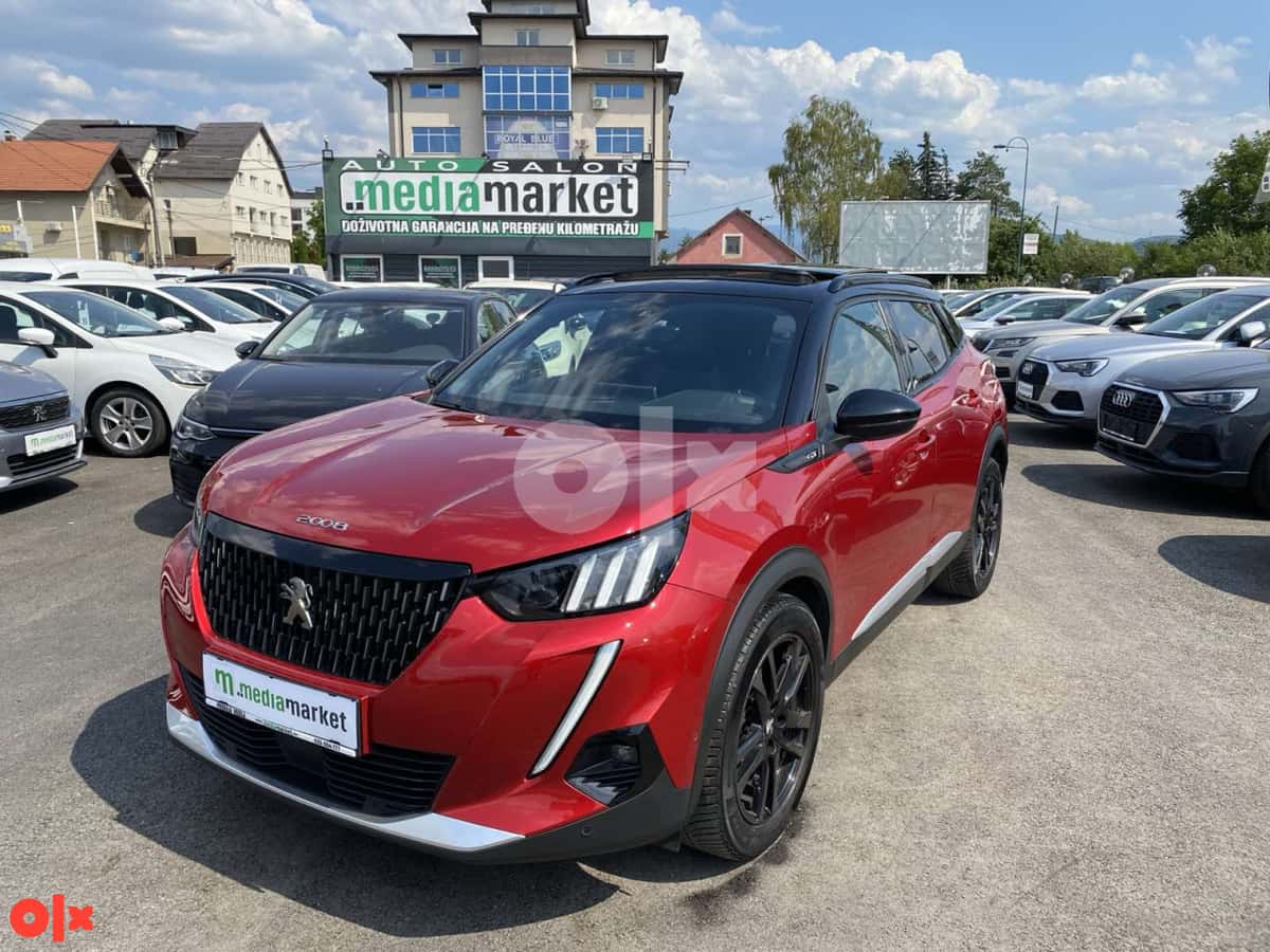 Peugeot 2008 GT EAT8 130ks 121.718km PANORAMA VIRTUAL KAMERA