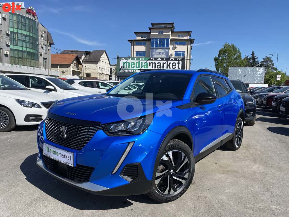 Peugeot 2008 EAT8 Allure Novi model mjenjaca 2022g. VIRTUAL LED