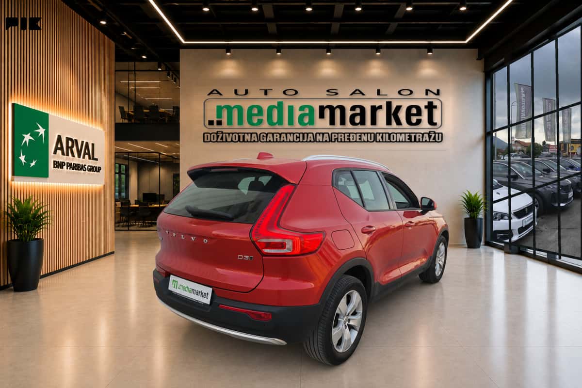 Volvo XC 40 AWD D3 Momentum 2.0 Automatik Panorama LED XC40