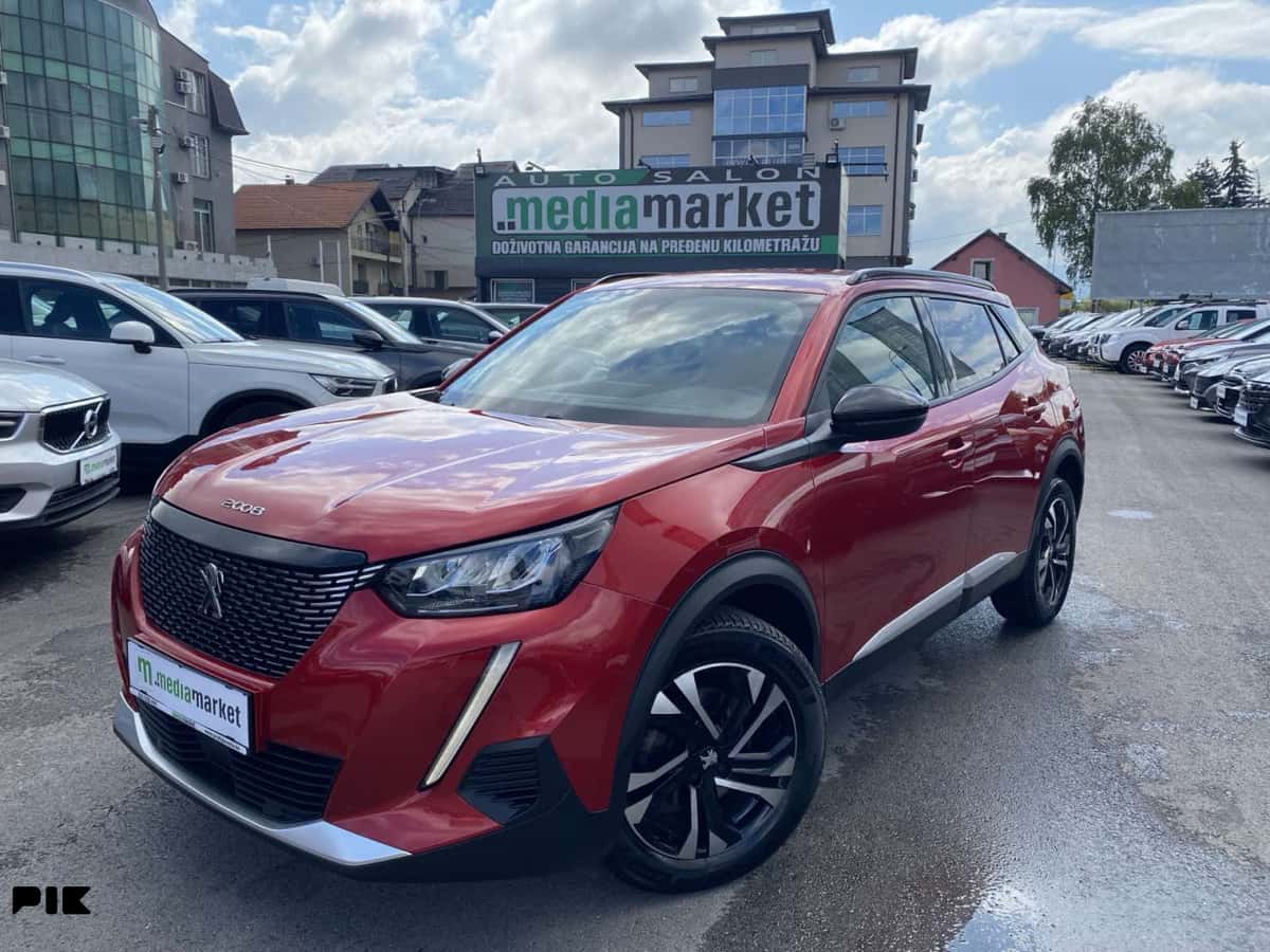 Peugeot 2008 1.5BlueHDi 99.950km Allure EAT8 Virtual Kamera LED