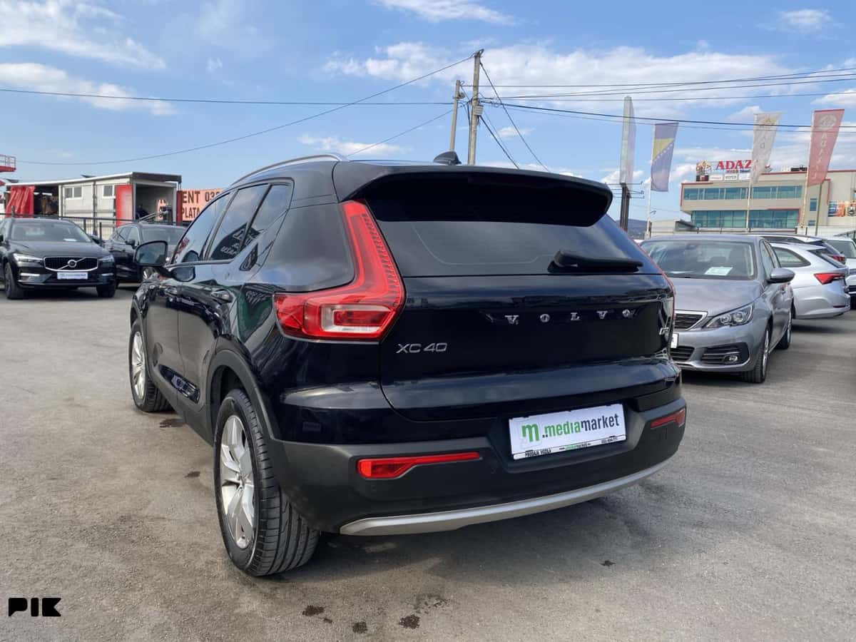 Volvo XC 40 AWD D3 Business Automatik 2020g. Kamera LED XC40